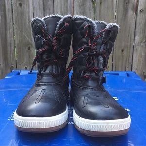 Women’s Lauren’s Quilted winter boots- mossimo